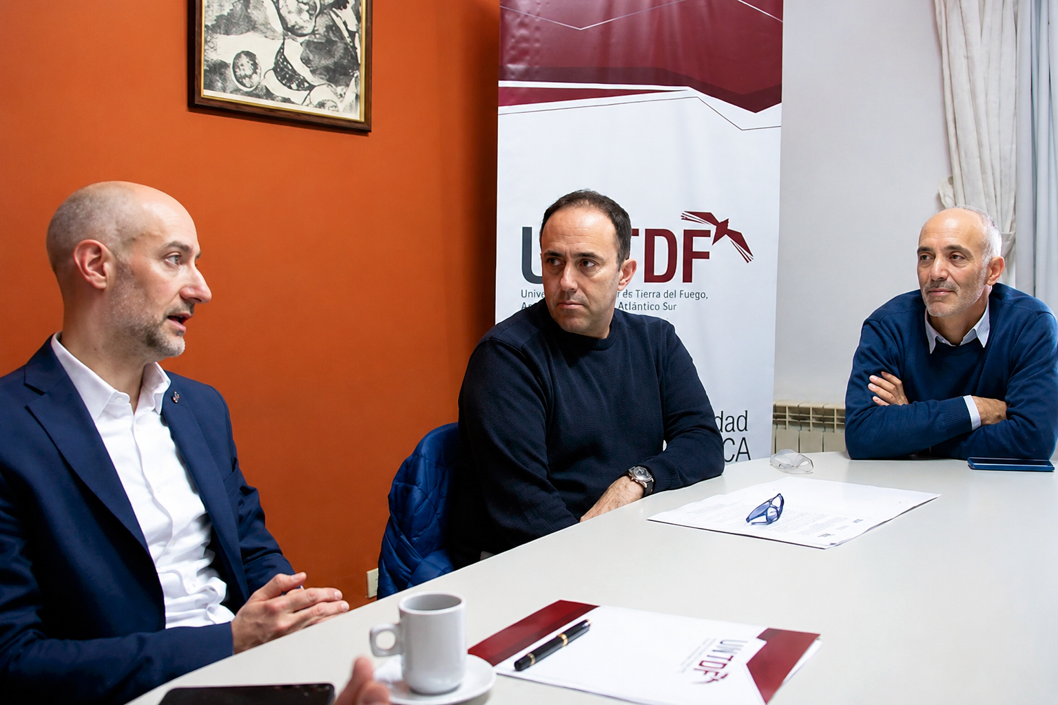 La UNTDF y Fundación FINNOVA firman convenio de cooperación institucional