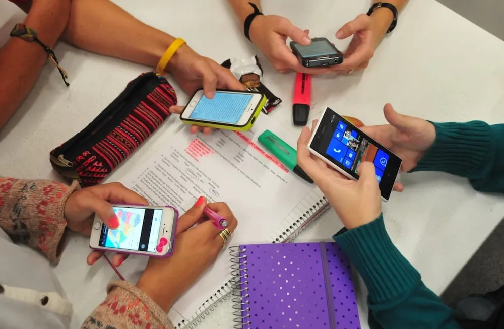 Celulares: ¿prohibir o no prohibir? – Argentinos por la Educación