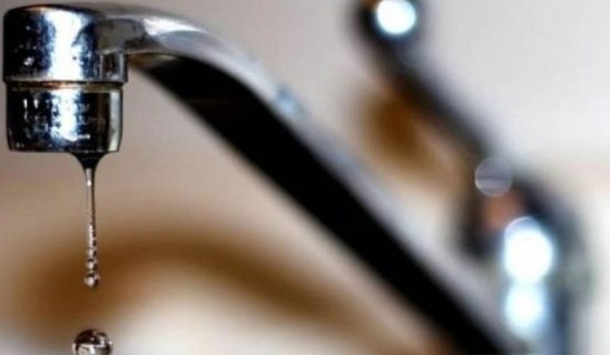Vecinos del barrio Soberanía denuncian que llevan un mes con baja presión y cortes de agua