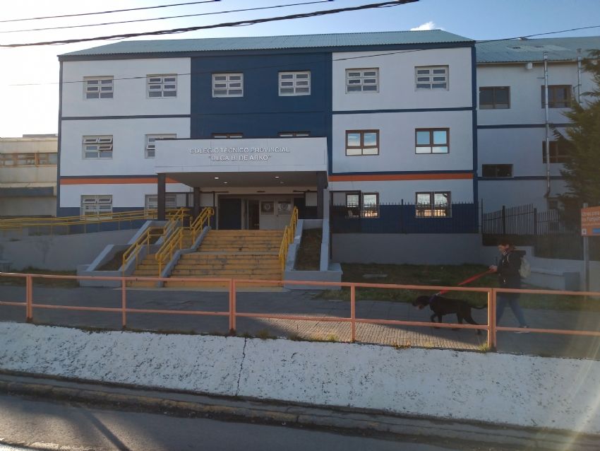 AMET advirtió que persisten los problemas de infraestructura en el Colegio Olga B. de Arko